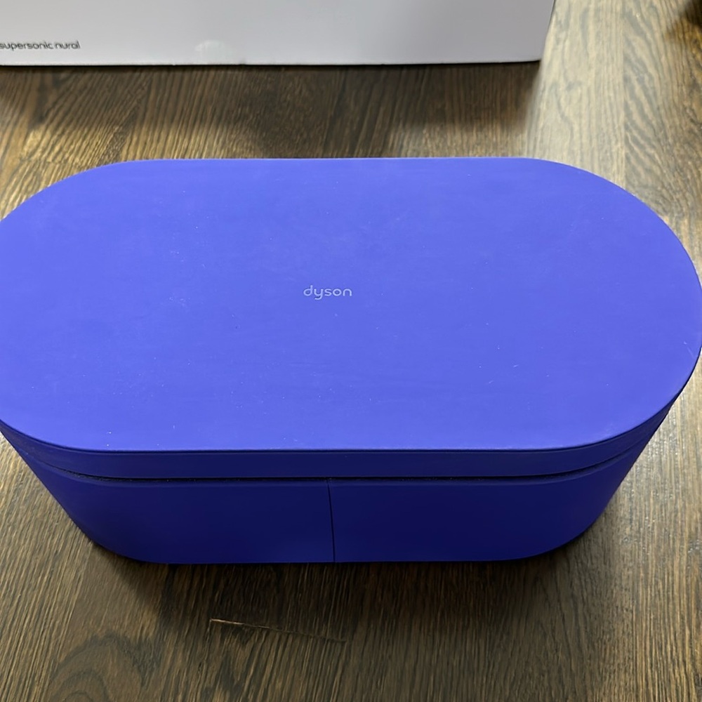Dyson Presentation Case
